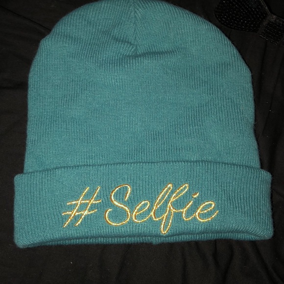 #selfie beanie - Picture 1 of 2
